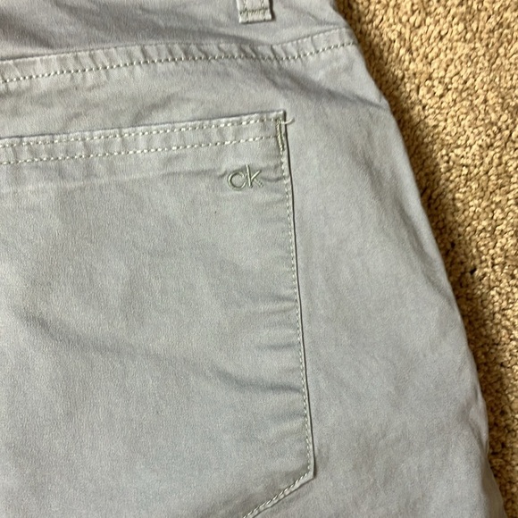 Calvin Klein men’s size 33x32 gray pants - Picture 3 of 6